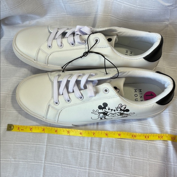 Disney Mickey and Minnie White Sneakers NWOT Women's Size 11 - Picture 14 of 14